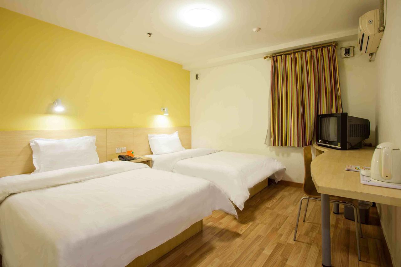 7Days Inn Wuhan Airport Panlong City Exterior foto